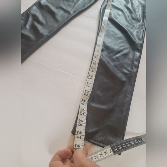 Pretty Little Thing black faux leather Leggings Pants High Rise Size 4 - Picture 2 of 6